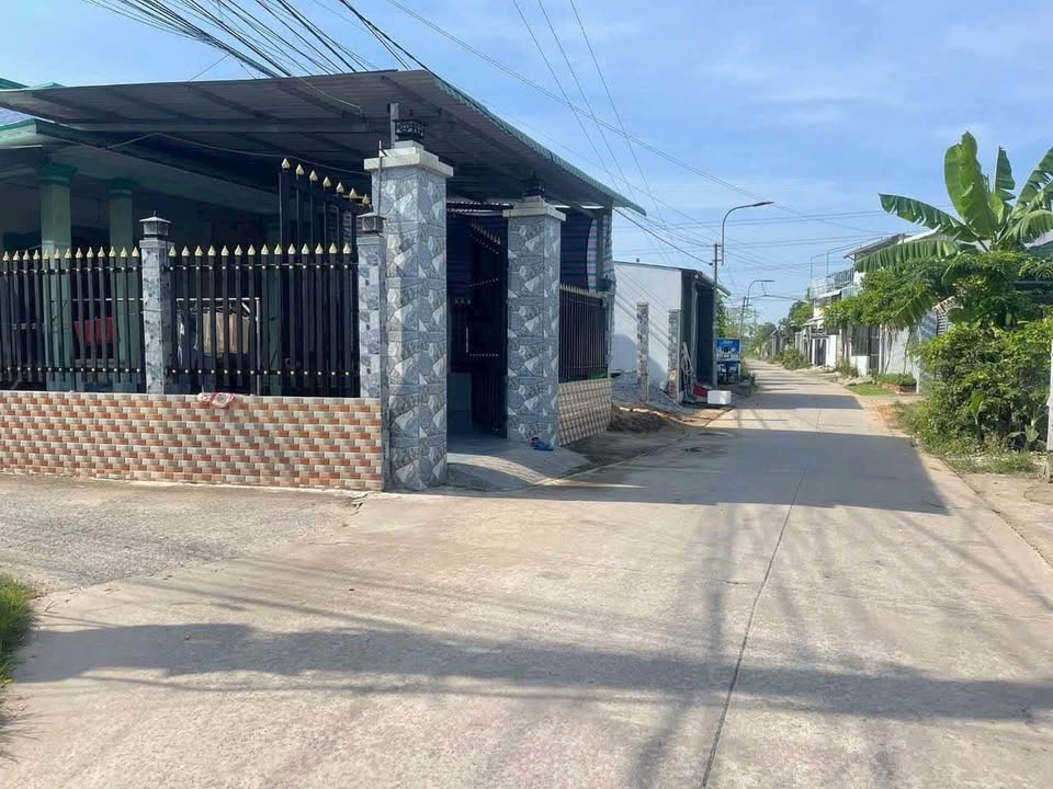 Đất thổ cư 150m² tại ấp 4, Long Định, giá 850 triệu - Đường ô tô thông thoáng!