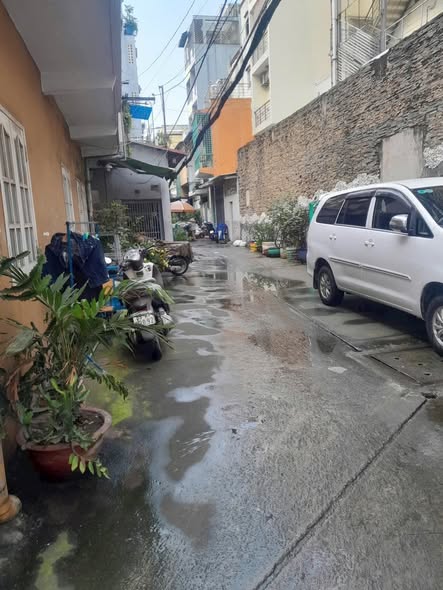 Nhà hẻm 1, Lãnh Binh Thăng, Quận 11, 64.49m² giá 7.2 tỷ - Tiện nghi đầy đủ, xe hơi vào tận cửa!