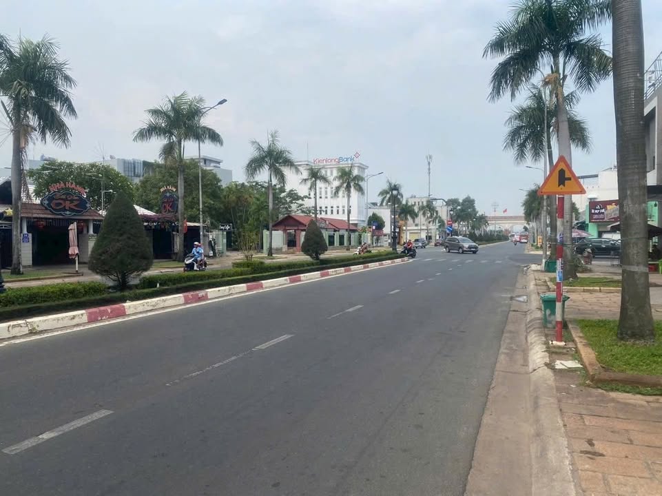 Nhà mặt tiền kinh doanh Đường Cách Mạng Tháng Tám, Bà Rịa - Vũng Tàu, 48m² giá 5.8 tỷ - Cơ hội đầu tư tuyệt vời!