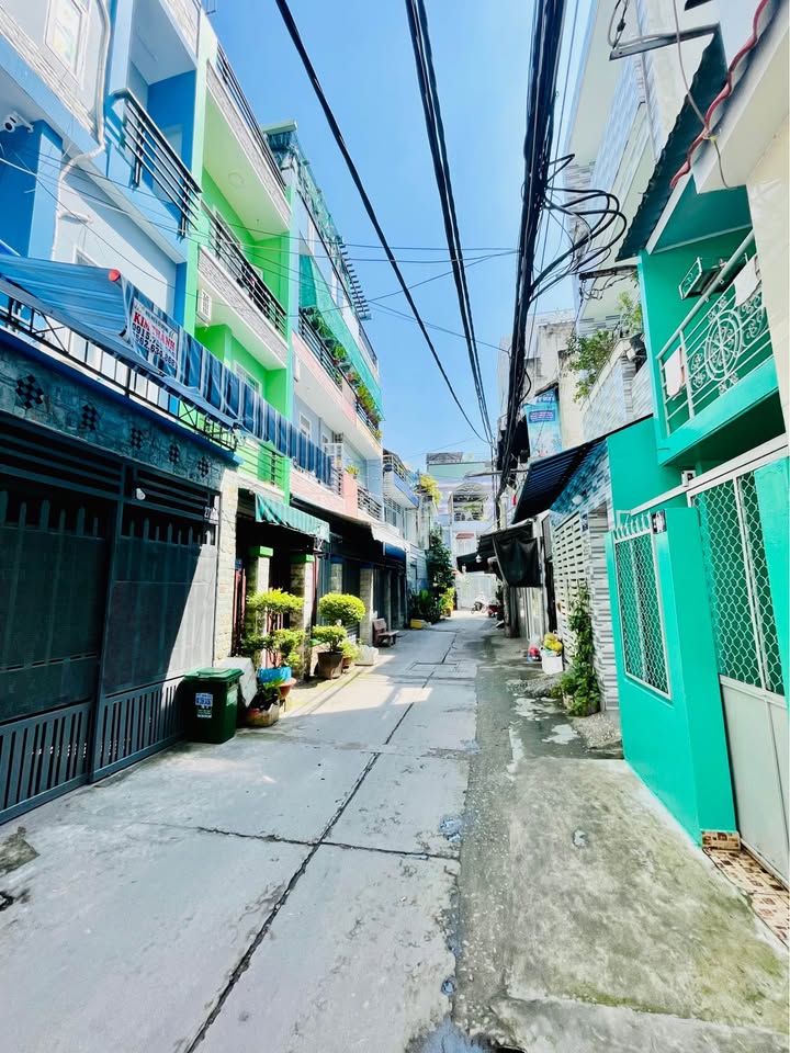 Nhà 2 tầng mới xây tại Quận 7, 60m² giá 6 tỷ - Sổ hồng chính chủ