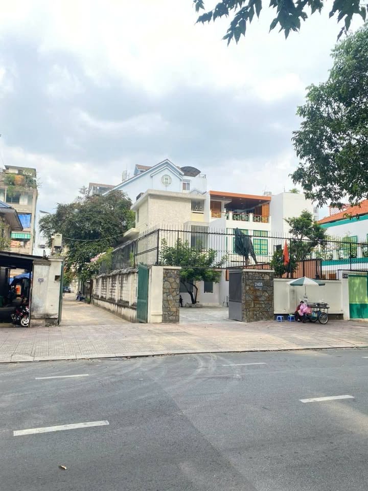 Mặt tiền vàng Pasteur, Quận 3, 400m² giá 220 tỷ - Kinh doanh đa ngành lý tưởng!