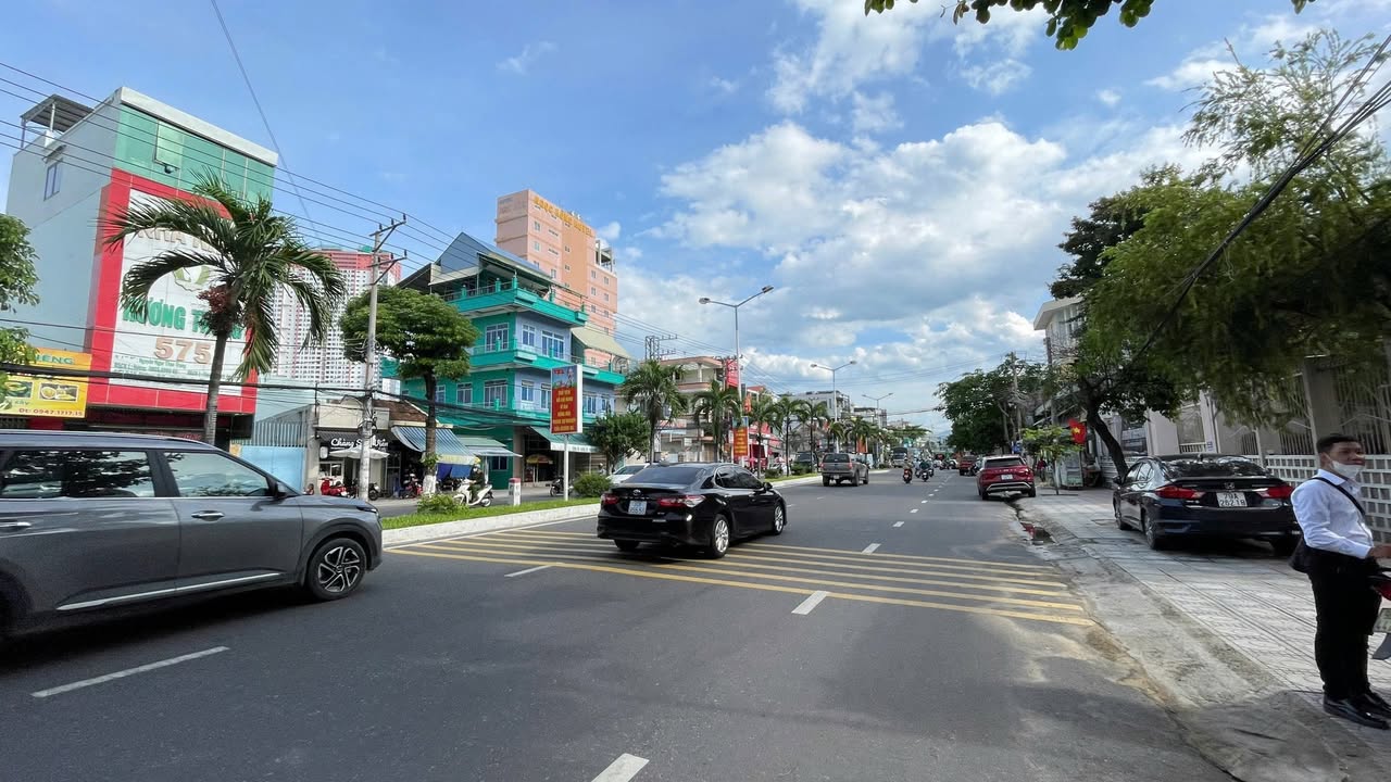 Bán đất tặng nhà 2 tầng mặt tiền đường 2/4 Nha Trang 610m² - Đầu tư sinh lời ngay!