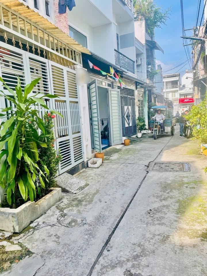 Nhà cấp 4 có gác lửng đường Số 14, Bình Hưng Hoà, 44m² - Giá thương lượng tốt!