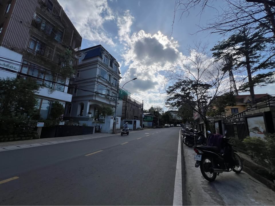 Đất 2 mặt tiền Huỳnh Thúc Kháng Đà Lạt 250m² giá 35 tỷ - Đầu tư sinh lời tuyệt vời!