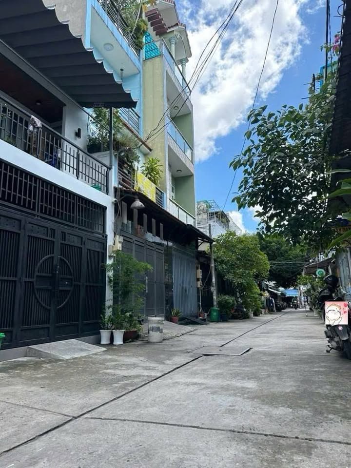 Nhà phố 3 tầng Đường số 5, Bình Tân 32m² giá 3.75 tỷ - Kinh doanh đỉnh cao!