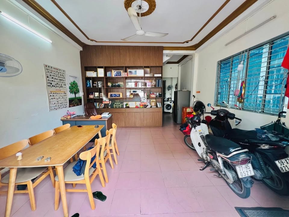 Nhà đẹp góc ngã tư Nguyễn Xí, Bình Thạnh 93m² giá 9.5 tỷ - Đầu tư sinh lời!