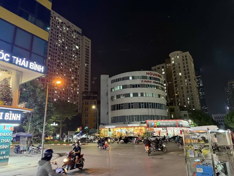 Mặt phố Yên Hòa 56m² giá thỏa thuận - Kinh doanh sầm uất ngay trung tâm!