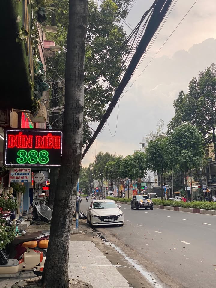 Nhà góc 2 mặt tiền Tân Phong 42m² giá 5 tỷ - Kinh doanh sinh lời ngay!