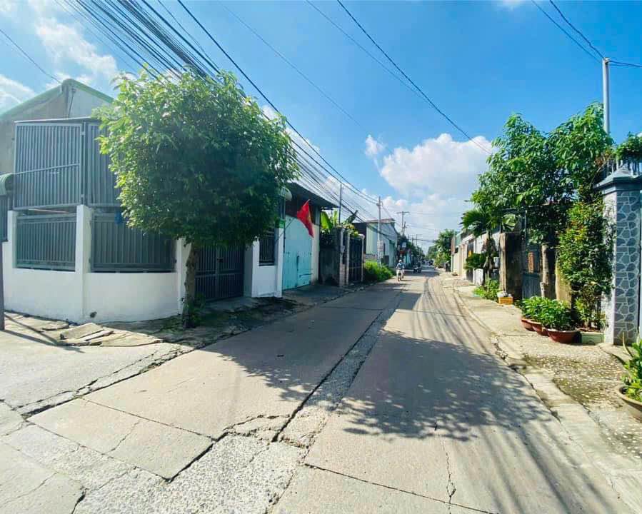 Nhà + 3 phòng trọ mặt tiền hẻm BHX chợ Trảng Dài 138m² giá 2.699 tỷ - Bán gấp, cơ hội vàng!