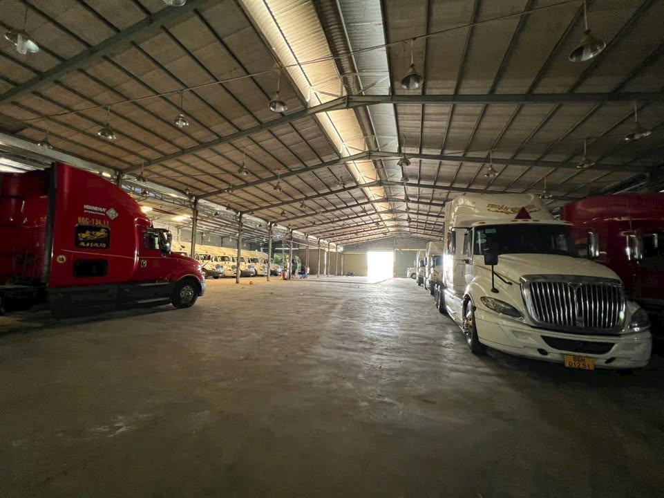 Kho thanh long mặt tiền QL1A Phan Thiết 4500m² - Giá chỉ 28 tỷ!