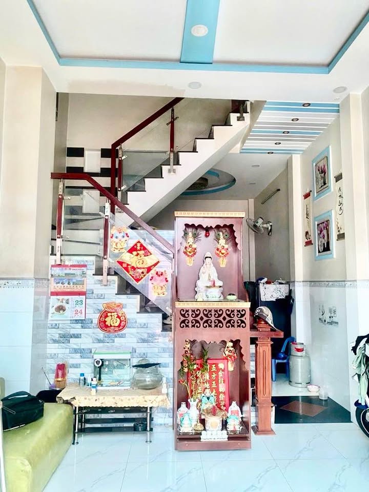 Nhà 3 tầng Nguyễn Văn Luông, Quận 6, 52m² chỉ 5 tỷ - Sổ hồng hoàn công đầy đủ!