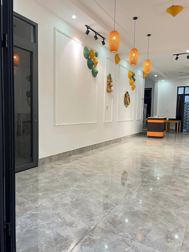 Shophouse cho thuê tại đường T6, quận Nam Từ Liêm, 126m² chỉ 15 triệu/tháng - Lối đi riêng, setup thoải mái!