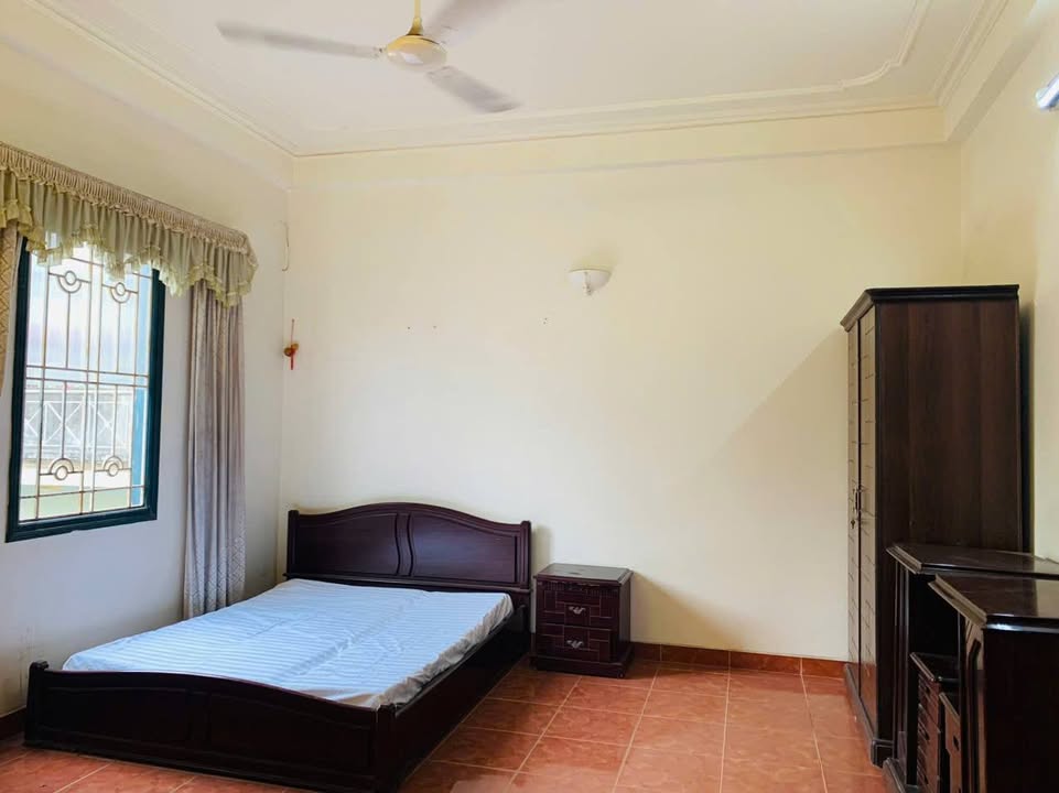 Căn hộ cho thuê Ngõ 9 Nguyên Hồng, Ba Đình 55m² - Ô tô đỗ cửa, vào ở ngay!