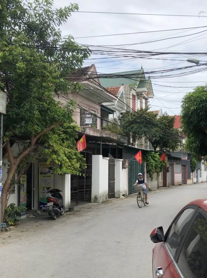 Nhà cho thuê 2 tầng Ngô Văn Sở, phường Lê Mao - Tiện ích đầy đủ cho đội xây dựng