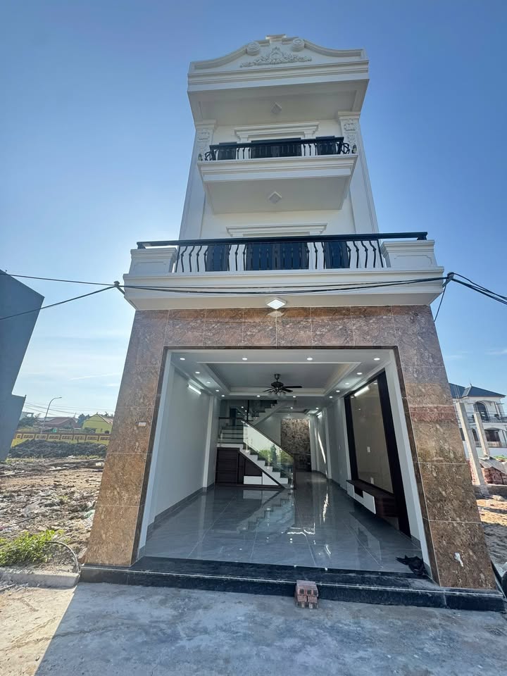 Nhà 3 tầng độc lập Quỳnh Hoàng, Nam Sơn 60m² giá 2.8 tỷ - Sổ đỏ chính chủ!