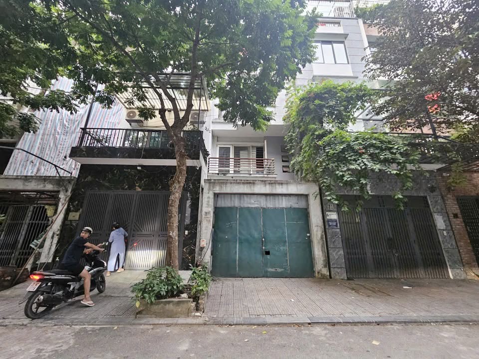 Nhà phố KĐT Văn Phú 76.5m² giá 18.9 tỷ - Vị trí đắc địa, sổ đỏ chính chủ!