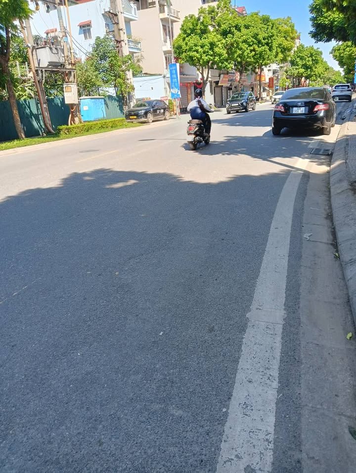 Bán lô đất Thạch Bàn Long Biên 138m² giá 25.2 tỷ - Tiềm năng sinh lời cao!