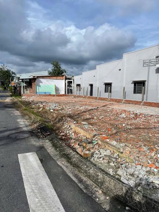 Đất lô góc 2 mặt tiền hẻm 83 Cách Mạng Tháng 8, Tây Ninh 261m² - Cơ hội đầu tư tuyệt vời!