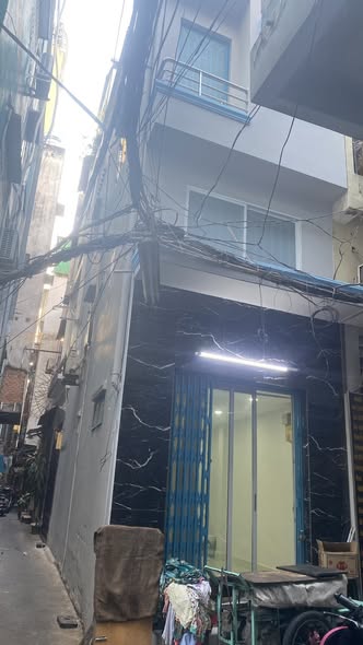 Nhà góc 2 mặt tiền Bùi Viện, Q.1 - 21m² chỉ 8 tỷ - Đầu tư sinh lời ngay!