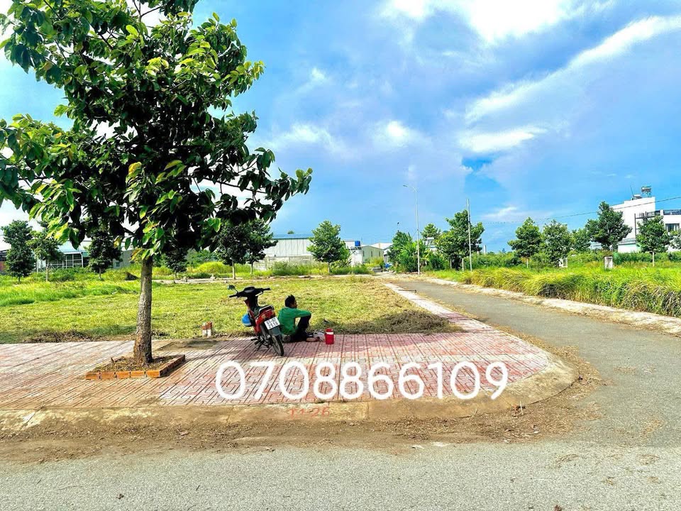 Đất nền KDC Tây Nam Thủ Thừa 100m² giá 1.5 tỷ - Sổ hồng chính chủ, chốt nhanh lộc tốt!