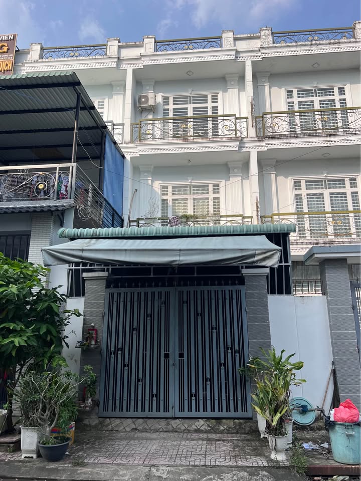 Nhà bán tại xã Rạch Kiến, diện tích 91.8m², giá 2.45 tỷ - An cư lý tưởng!