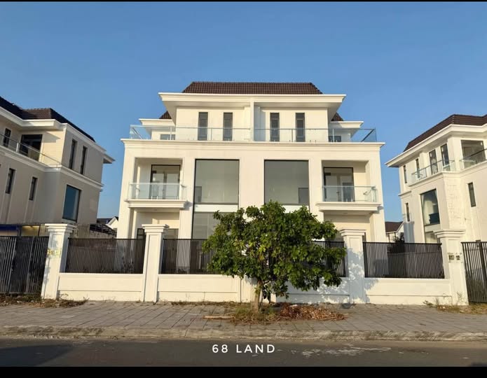 Townhouse đường Lý Thường Kiệt, Rạch Giá 222m² giá chỉ 6 tỷ - View Quảng trường Biển tuyệt đẹp!