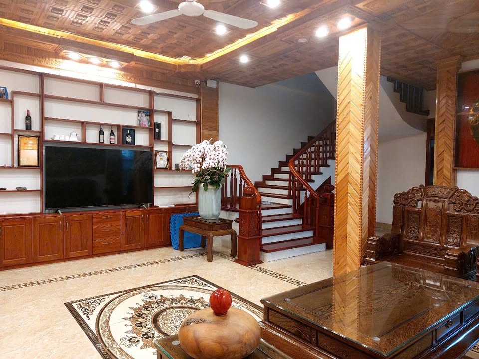 Biệt thự Bách Việt Lake Garden 182m² cho thuê - Nội thất Tân cổ điển đẳng cấp!