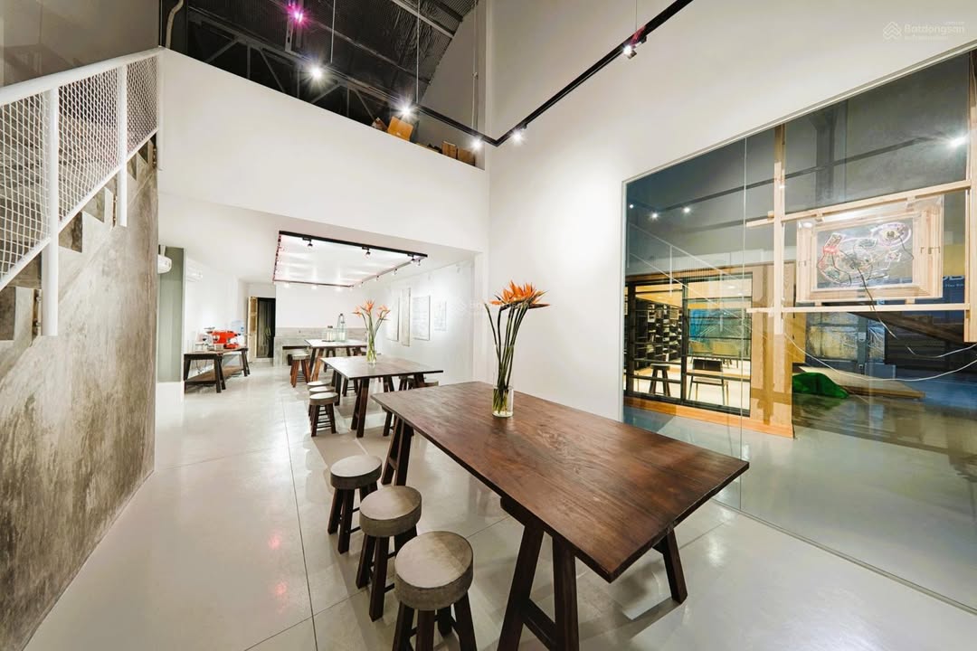 Nhà cho thuê 1.000m² đường Nguyễn Ư Dĩ, Thảo Điền, Quận 2 - Không gian lý tưởng cho kinh doanh!