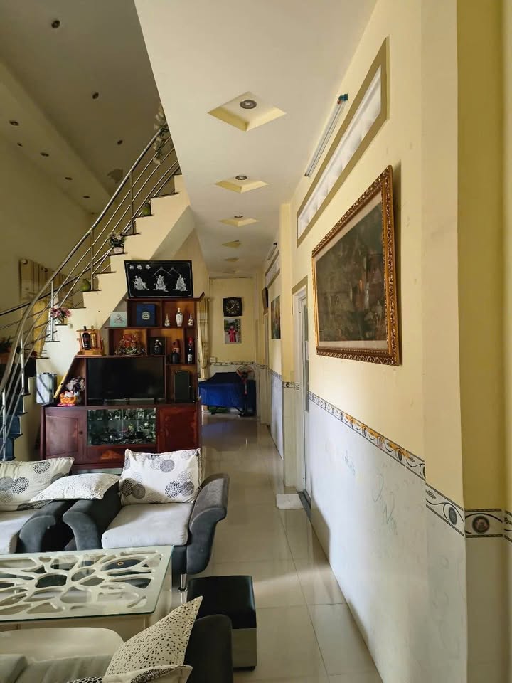 Nhà hẻm đường Nguyễn Văn Rốp, Tân Ninh, 600m² - Sân vườn rộng thoáng, giá thỏa thuận!