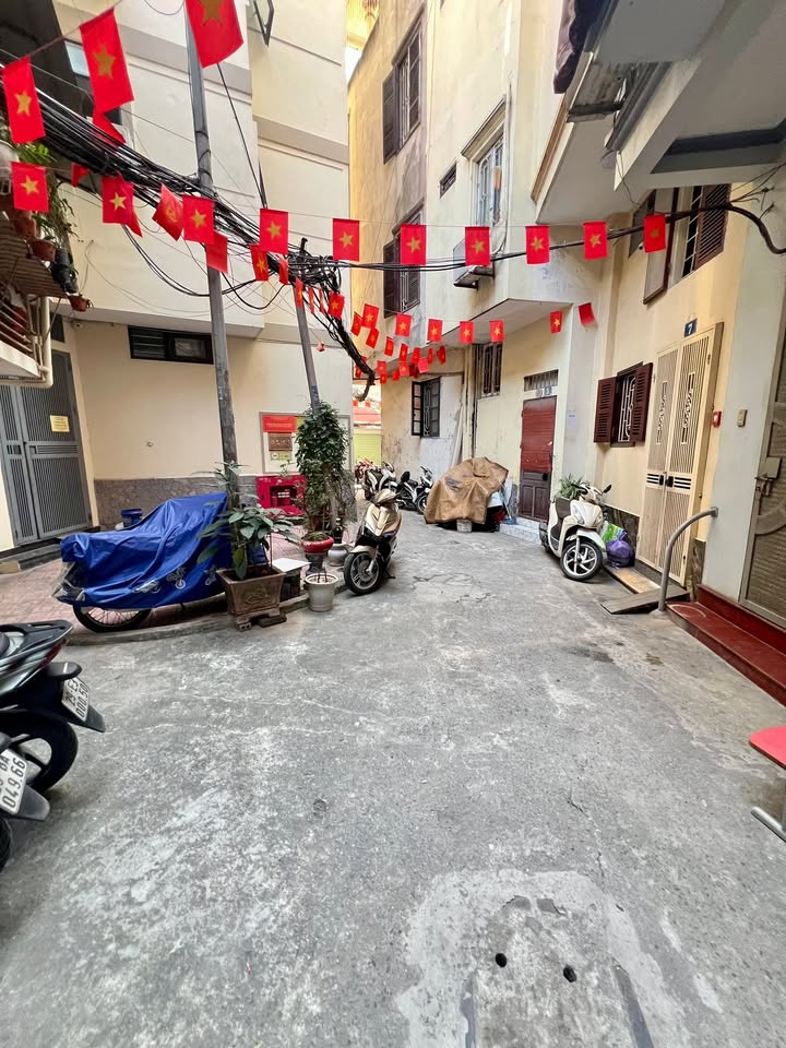 Biệt thự cổ Tây Sơn 160m² giá 11.6 tỷ - Vị trí đắc địa, nhiều tiện ích!