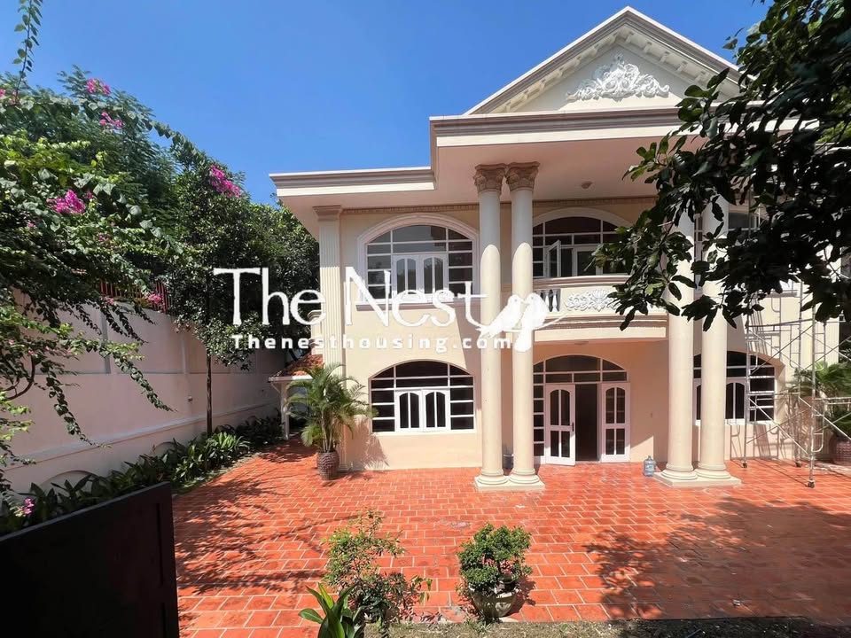 Cho thuê villa 700m² Thảo Điền giá 115 triệu - Hồ bơi riêng, sân vườn rộng