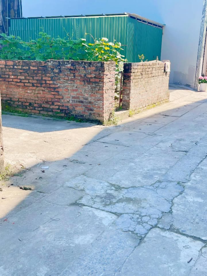 Đất nền Mê Linh - Hà Nội 40m² giá 2 tỷ - Đường ô tô tránh nhau, gần trụ sở Đảng ủy!