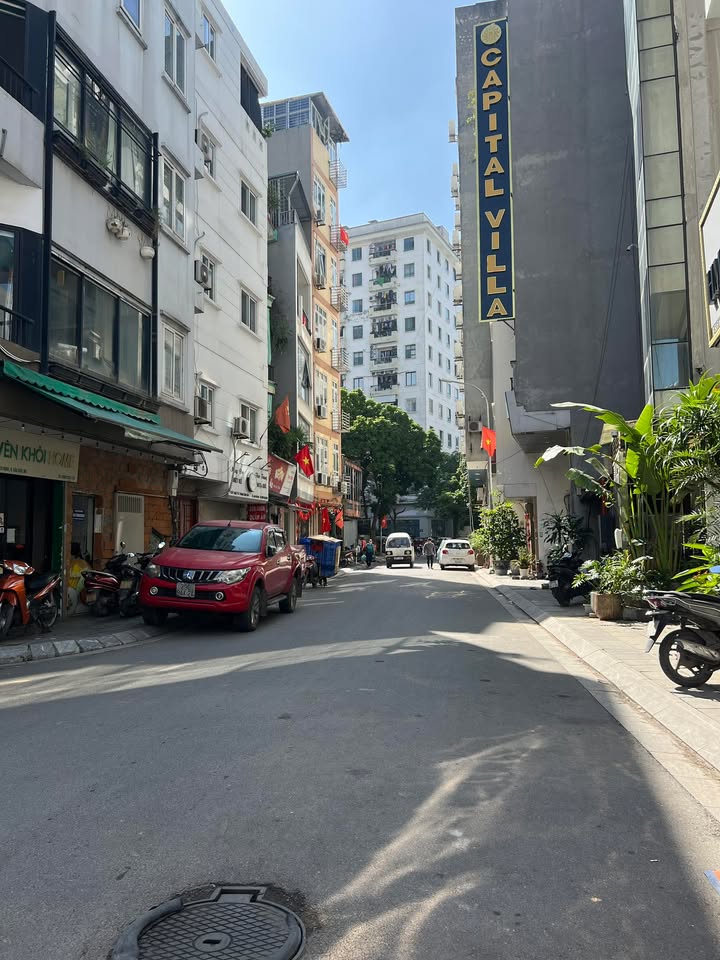 FrontHouse 6 tầng Trần Thái Tông, Cầu Giấy 40m² giá 14.99 tỷ - Đầu tư sinh lời ngay!