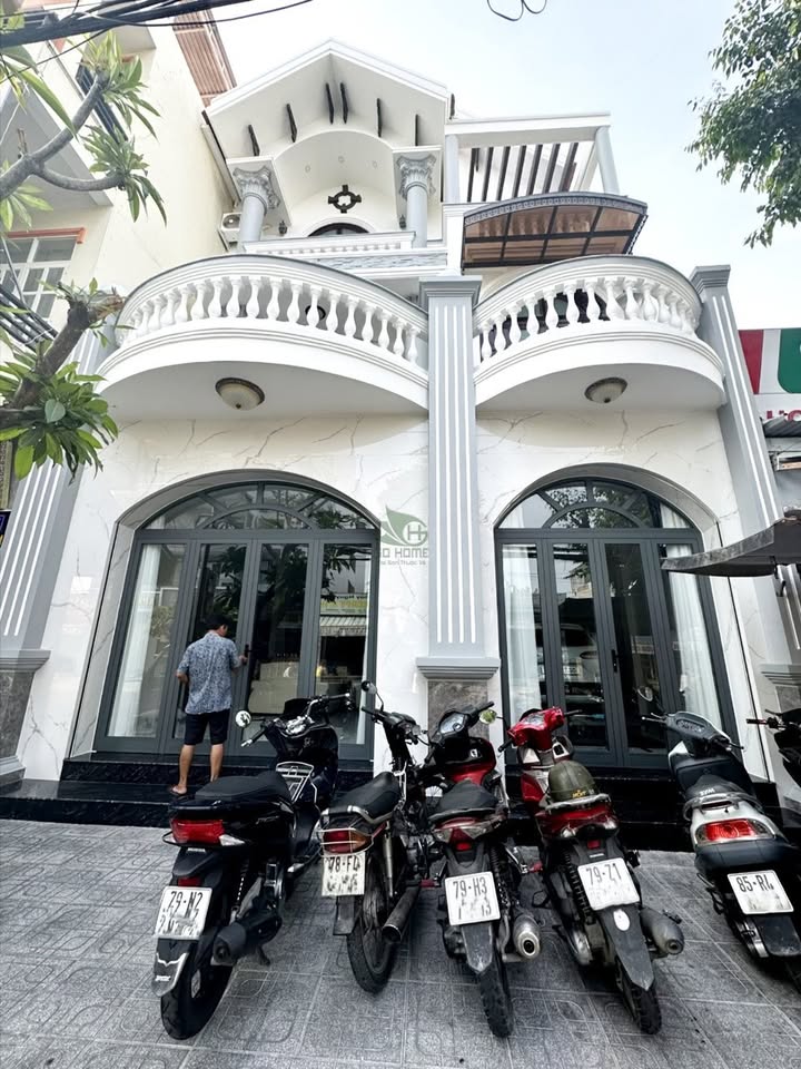 Cho thuê biệt thự Vĩnh Hòa 360m² giá 40 triệu - Không thể bỏ lỡ!