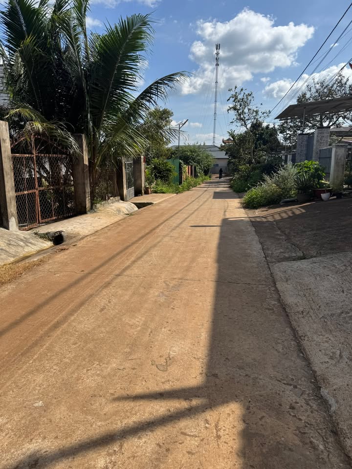 Nhà cấp 4 đường Lê Văn Sỹ, An Bình, Buôn Hồ 160m² giá 2.85 tỷ - Vị trí đẹp, giao thông thuận lợi!