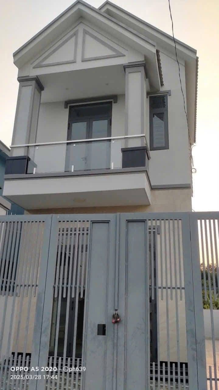 Nhà lầu mới 100% tại Hiệp An, Thủ Dầu Một, 136m² chỉ 2.7 tỷ - Hướng Đông, gần trường Kim Đồng!