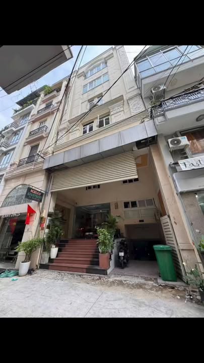 Căn hộ dịch vụ cao cấp Trần Hưng Đạo, Quận 1, 168m² giá 75 tỷ - Đầu tư sinh lời ổn định!