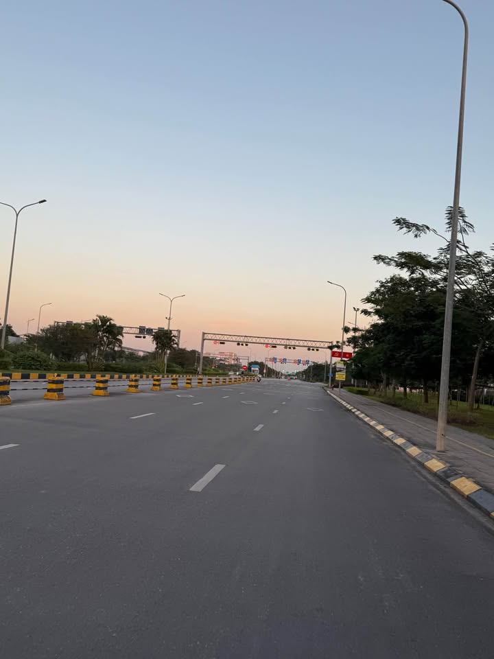 Lô đất mặt đường Máng Nước, Thủy Đường, 110m² chỉ 3 tỷ - Đường thông rộng ô tô tránh nhau!