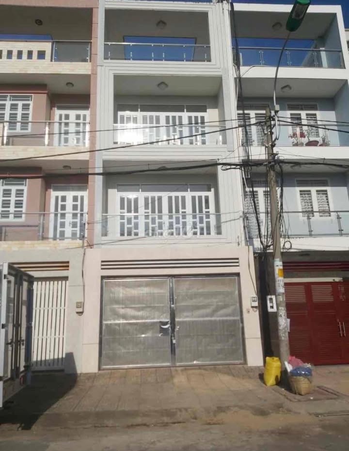 Nhà cho thuê mặt tiền đường 32A, phường Bình Trị Đông B - 100m² chỉ 25 triệu/tháng!