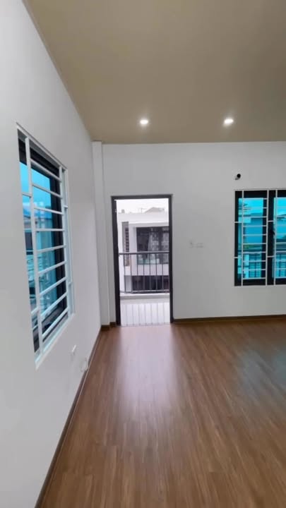 Nhà 3 tầng Đông Hương 81m² giá 4 tỷ - 3 mặt thoáng, gần công viên nước!