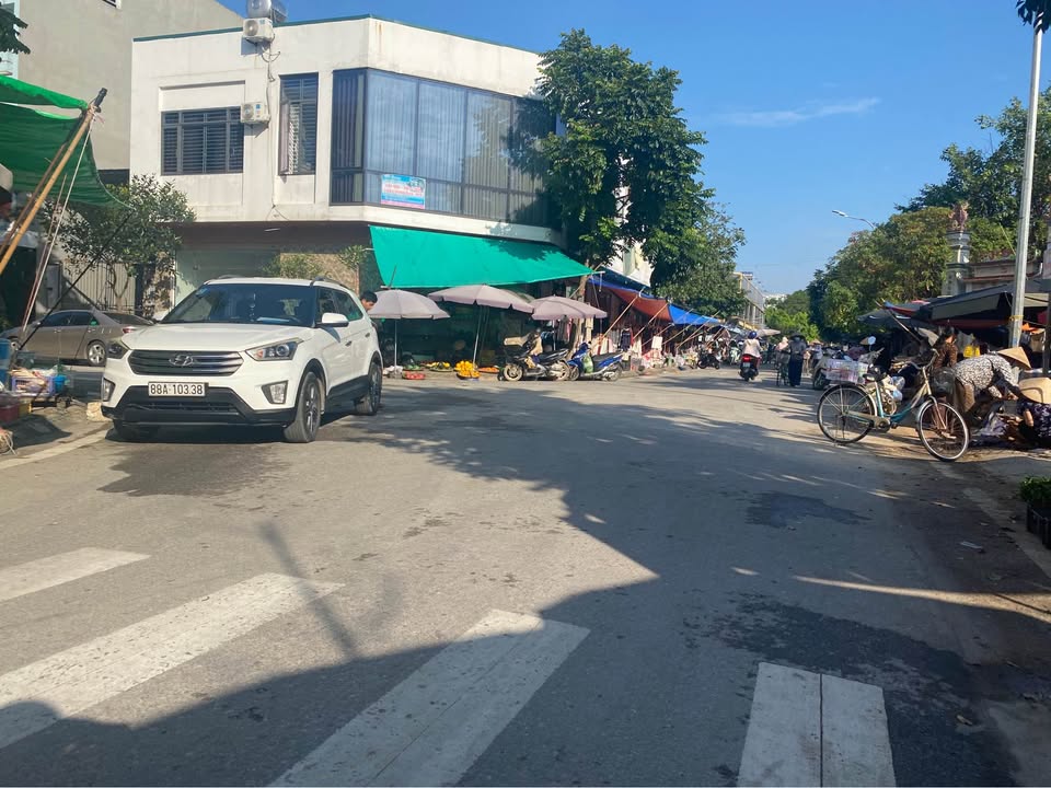 Nhà cấp 4 Định Trung, Vĩnh Yên 100m² giá 5 tỷ - Kinh doanh sầm uất!