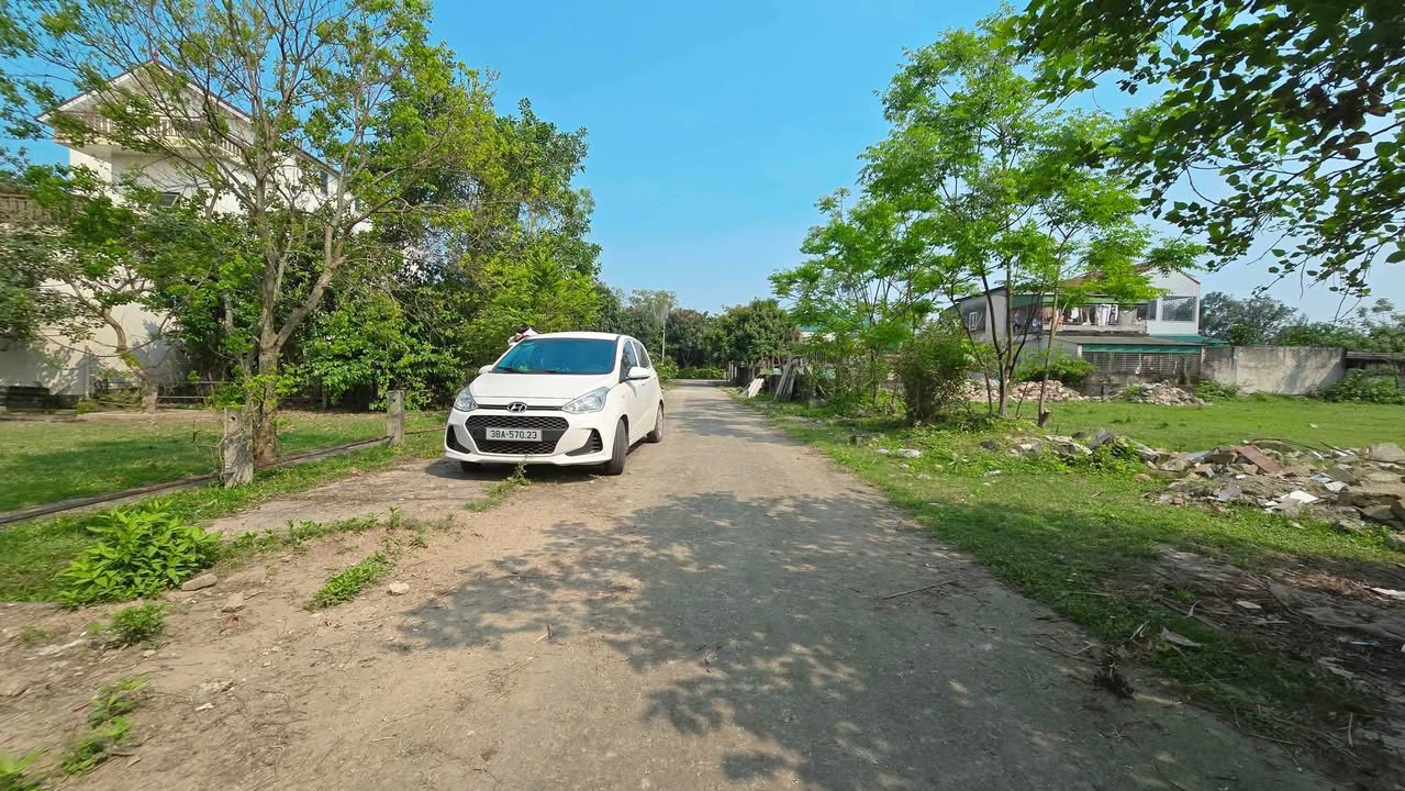 Đất nền TDP Liên Hà, Thạch Hạ 160m² giá 1.8 tỷ - View sân bóng thoáng đãng!