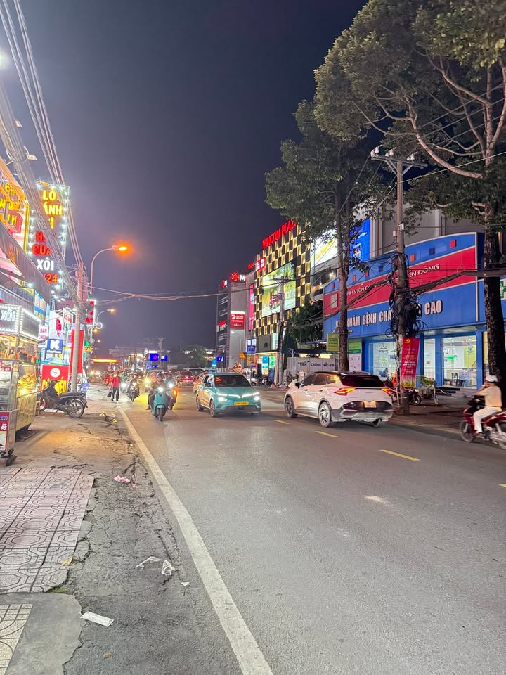 Nhà riêng Hẻm 4m Hiệp Phú 99m² giá 4.7 tỷ - Gần chợ, tiện ích đầy đủ!