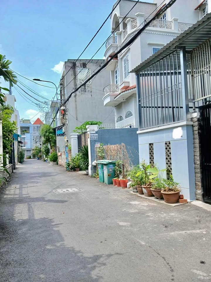 Đất nền Linh Đông 145m² giá 8.x tỷ - Sổ đỏ chính chủ, nở hậu lý tưởng!