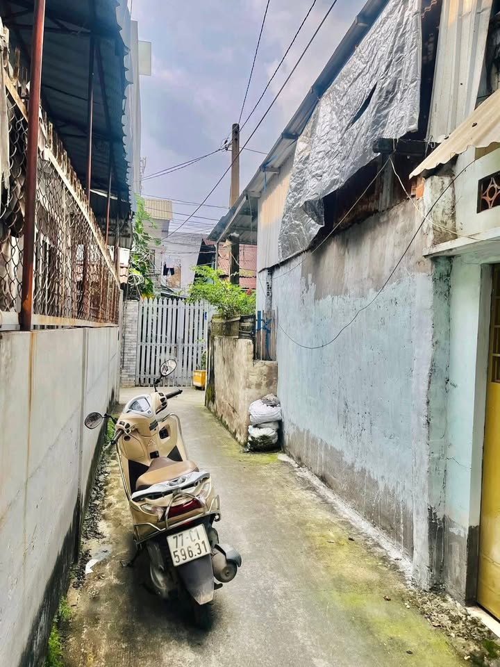 Nhà phố Tô Ngọc Vân, Thủ Đức 28m² giá 3.5 tỷ - Hẻm thông thoáng, an ninh!