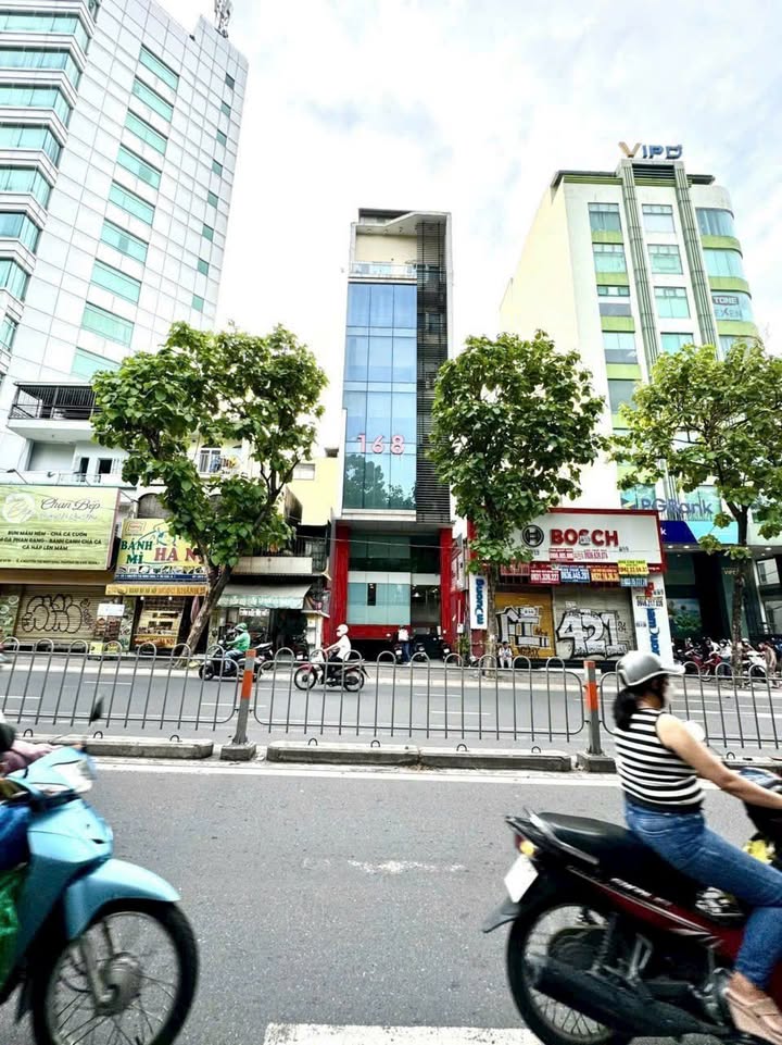 Toà nhà FrontHouse mặt tiền Nguyễn Thị Minh Khai, Quận 1, Diện tích 77m² - Đầu tư sinh lời ngay!