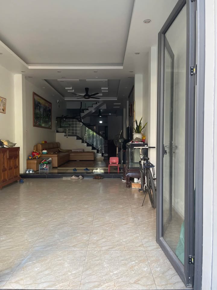 Nhà phố Trữ Khê, Quán Trữ, 76m² giá 5.4 tỷ - Ô tô vào tận nhà!