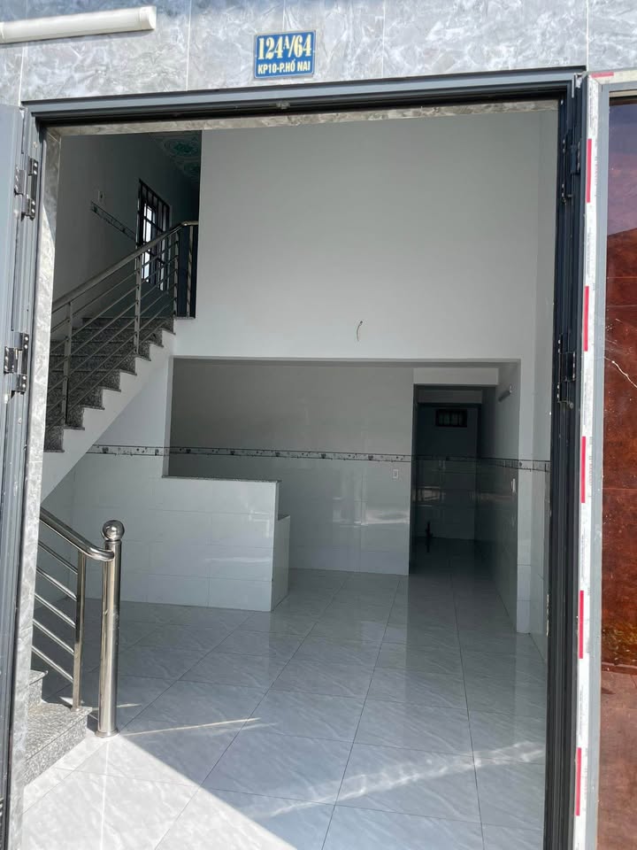 Nhà nguyên căn 1 trệt 1 lửng tại Hố Nai, Biên Hòa - Sẵn sàng vào ở ngay chỉ 3.3 triệu!