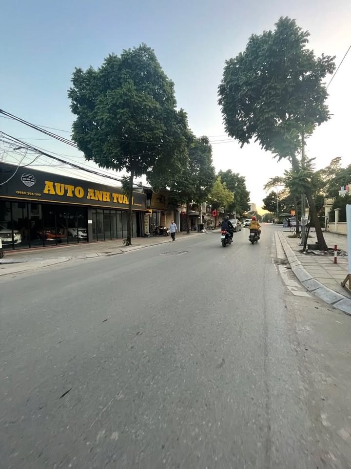 Nhà 2 tầng phố Sa Đôi 43m² giá 2.65 tỷ - Ô tô trước cửa, sổ đỏ dễ dàng!