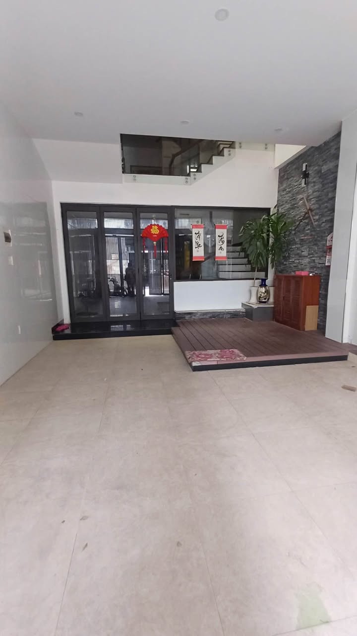 Nhà 3 tầng mặt tiền Trần Khánh Dư, Đà Nẵng 104m² - Gần biển du lịch sầm uất!